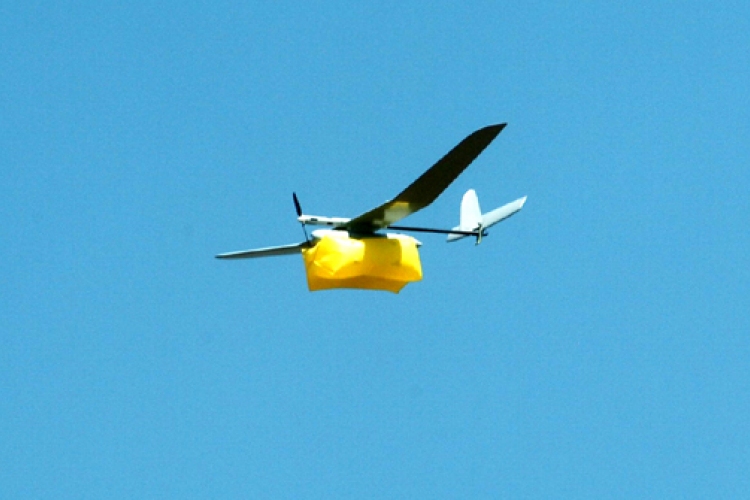 Pilóta nélküli repülő is segít Táton az árvízi védekezésben