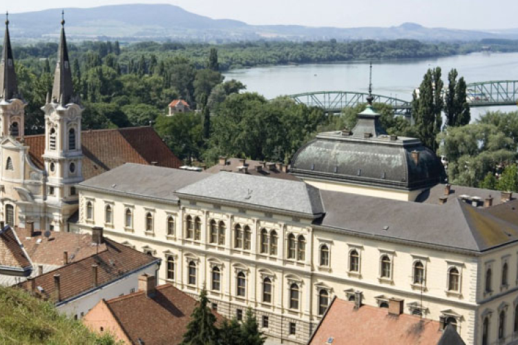 Magyar Örökség díjas fotóművész kiállítása Esztergomban