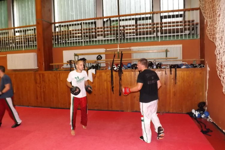 Vépen edzőtáboroztak kick-boxosaink