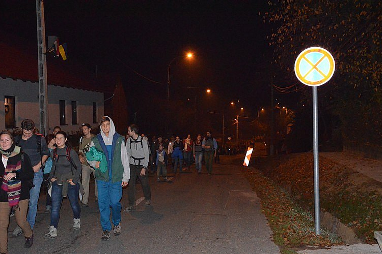 Éjszakai zarándoklat Esztergomig a békéért és Kárpátaljáért 