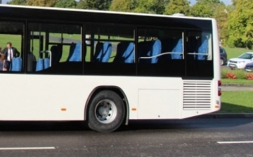 Csattanás után kitört a busz szélvédője - Újabb részletek derültek ki!