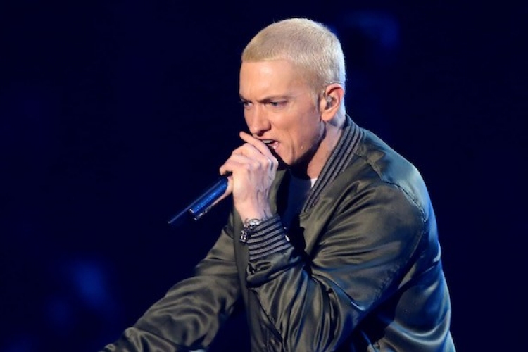 Eminem négy év után készített új lemezt