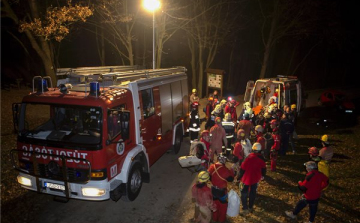 Mentés közben meghalt egy esztergomi tűzoltó a Rám-szakadékban - FOTÓK