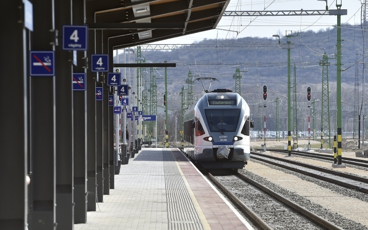 Folytatódik Esztergom térségében a vasúti és a buszközlekedés összehangolása