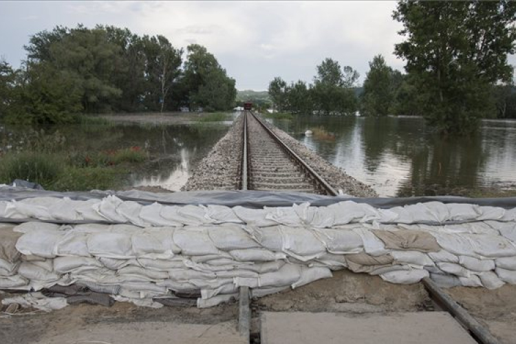 Már mindkét vágány járható Komárom és Almásfüzitő között