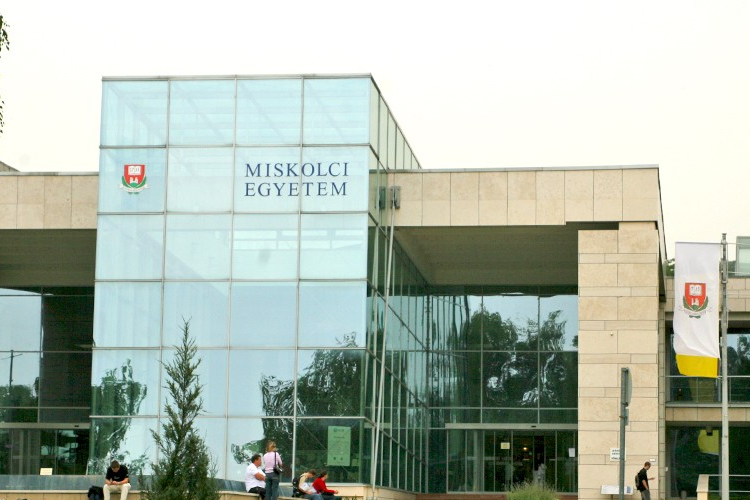 Közalkalmazottakat bocsát el a Miskolci Egyetem