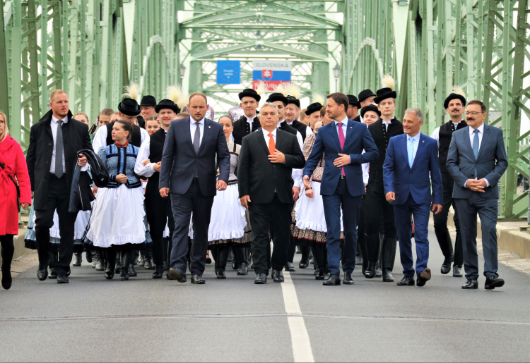 Két város és két ország ünnepelt ma Esztergomban