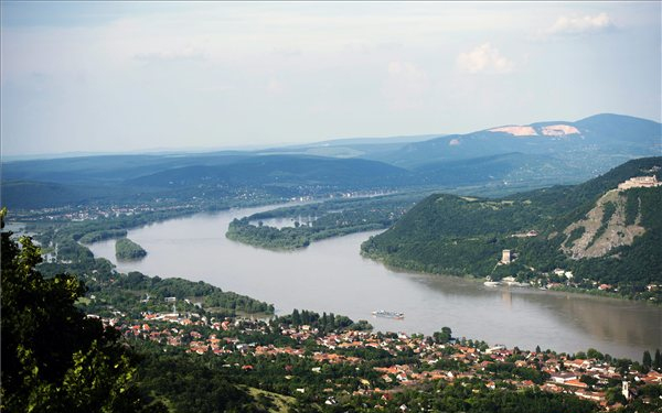 Gyorsuló ütemben csökken a Duna a térségben