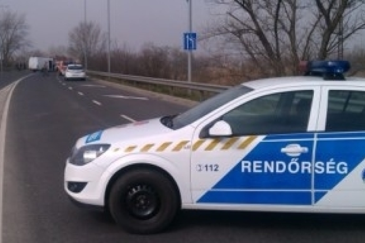 Teljes útzár az 1-es főúton Győrnél