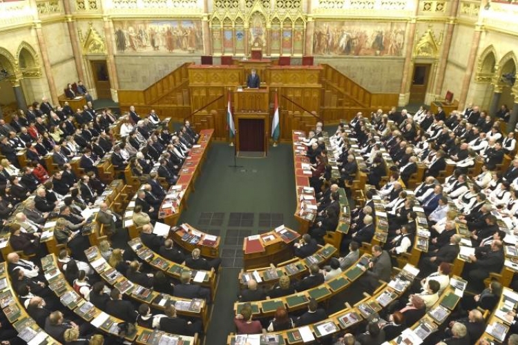 A magánélet védelméről és a választási szabályok módosításáról kezdődik vita a Parlamentben 