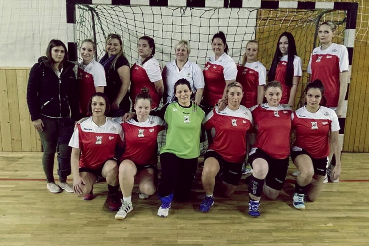 Jelenleg bronzérmes helyen az esztergomi kézis lányok