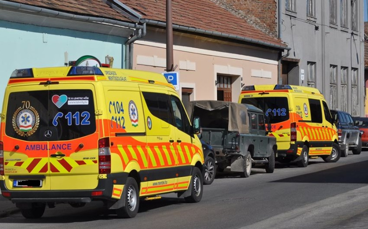 Mentőhelikopter érkezett Esztergomba - VIDEÓ