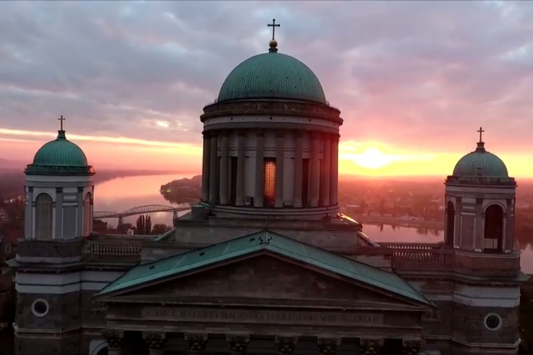 Ilyen szép a Bazilika a levegőből! – VIDEÓ