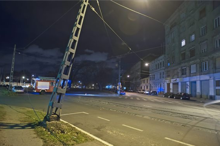 Tombolt a szél a fővárosban és a térségben - FOTÓK