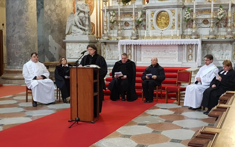 Elkezdődött az Ökumenikus imahét Esztergomban is