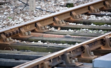 Ideigelnesen változik az Esztergom-Almásfüzitő közt járó vonatok menedrendje