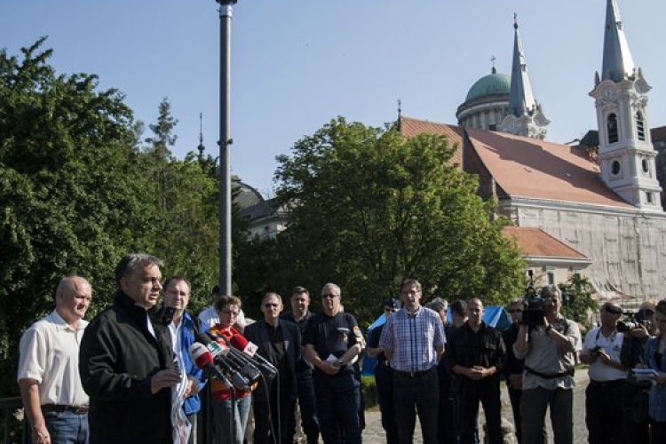 Miniszterelnök: Esztergomban biztonságban van, meghosszabbítják a veszélyhelyzetet