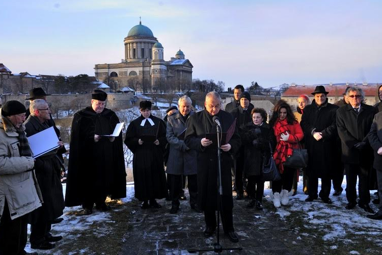 A világ változhat, de a keresztény értékek örökök - Becket Szent Tamásra emlékeztek Esztergomban