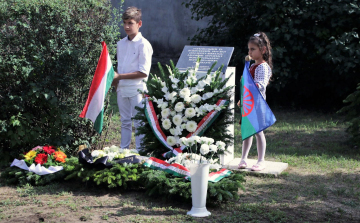 A roma holokauszt áldozataira emlékeztek Esztergomban