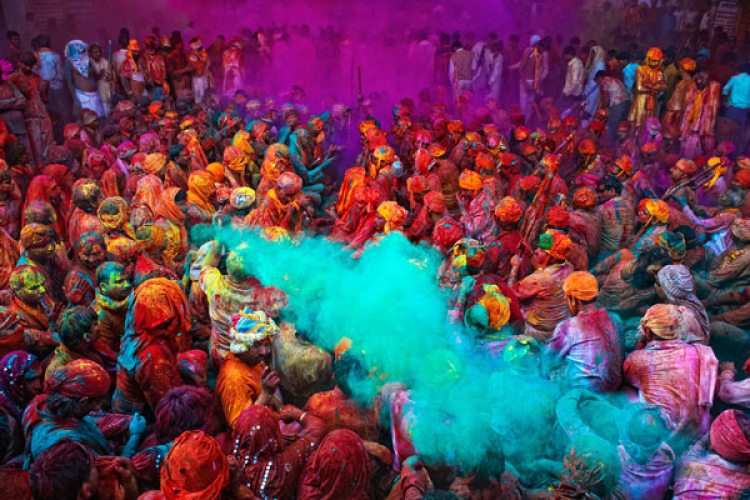 Narancsháború és a színek fesztiválja: a leghíresebb szabadtéri ünnepek