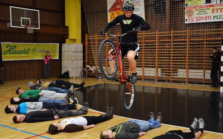Világrekorddal és magyar csúccsal üzent ellenfeleinek Hegedűs László