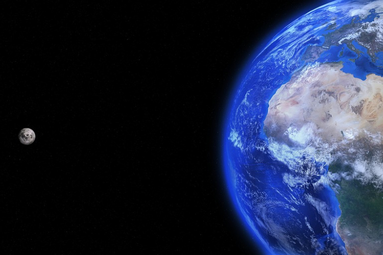 Öt éven belül amerikai űrhajósokat küldenének a Holdra
