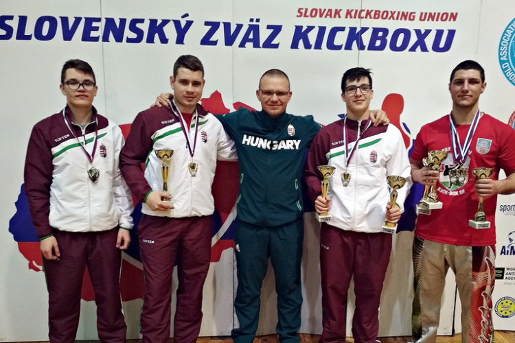 Tovább menetelnek az esztergomi kick-boxosok
