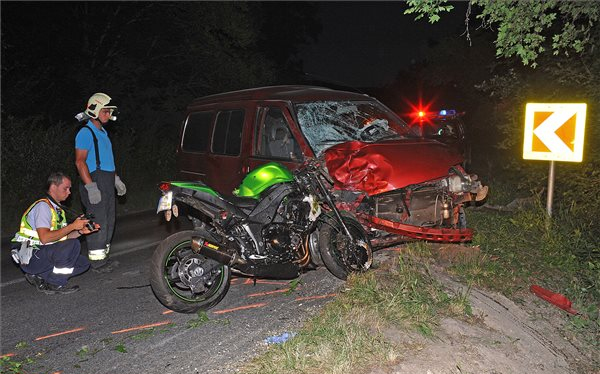 Balesetben meghalt egy motoros Pomáz és Pilisszentkereszt között