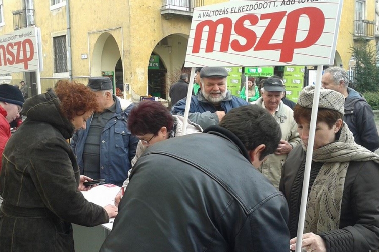 Vadai Ágnes is gyűjtötte Esztergomban a támogatói aláírásokat