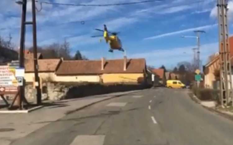 Mentőhelikopter érkezett Dömösre - VIDEÓ