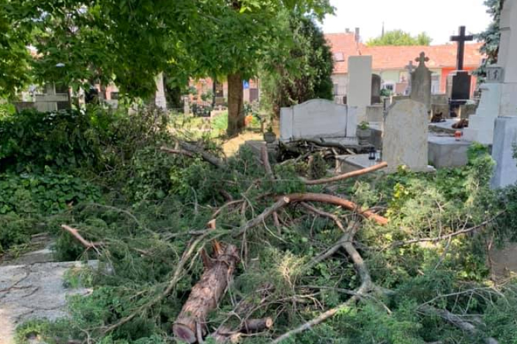 Továbbra is marad a temetői látogatási tilalom