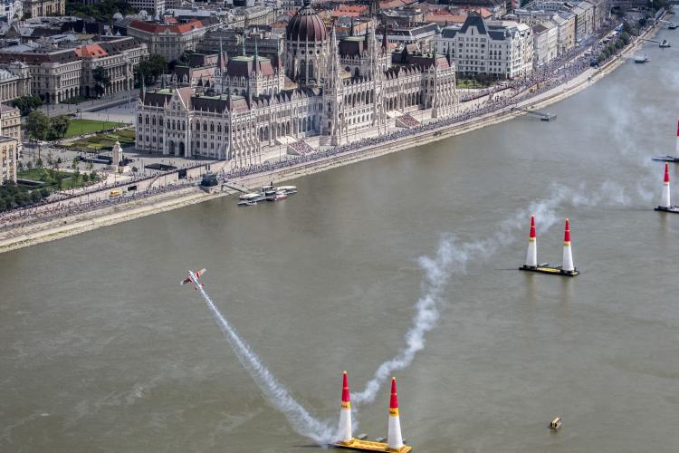 Akár Esztergom is szerepet kaphatna az idei Red Bull Air Race-ben