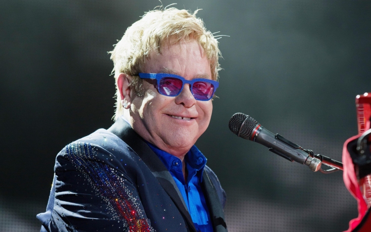Esztergomban készült Elton John kedvenc fotója!