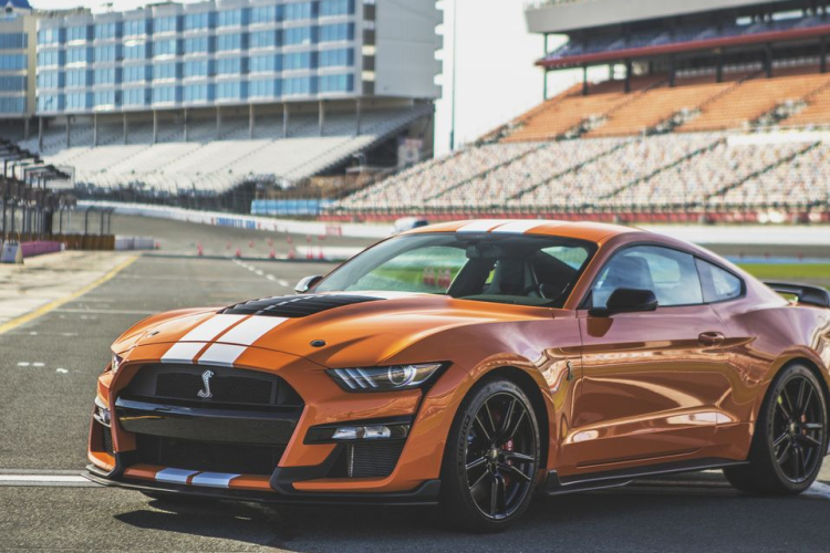 Ford Mustang – Piros pont a Fordnak!