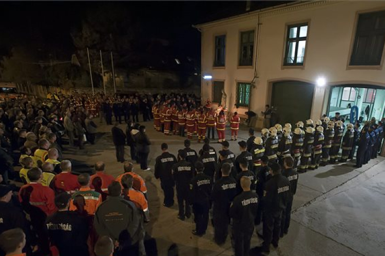 Több százan emlékeztek a hős esztergomi tűzoltóra