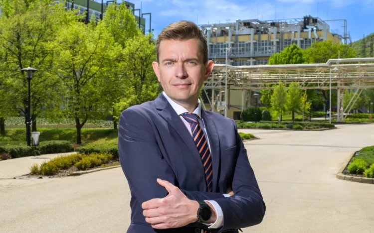 Tovább építkezik a Richter