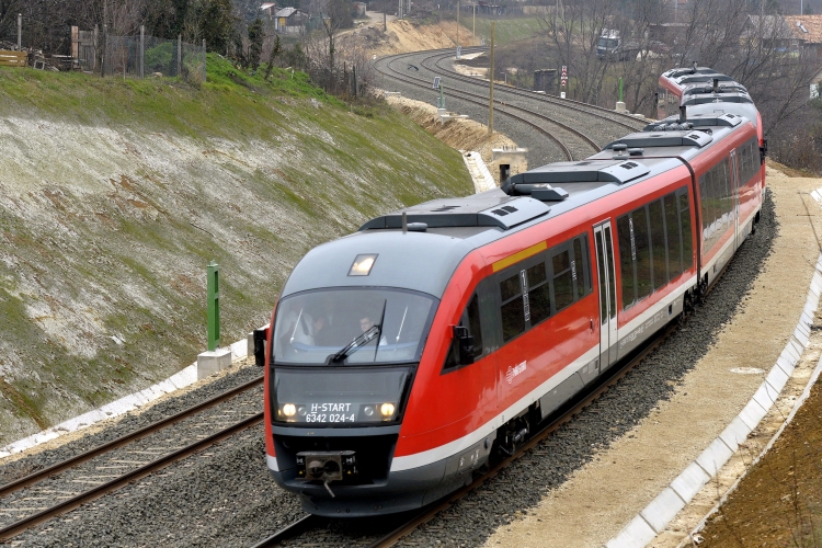 Német színvonalú lesz az esztergomi vasútvonal