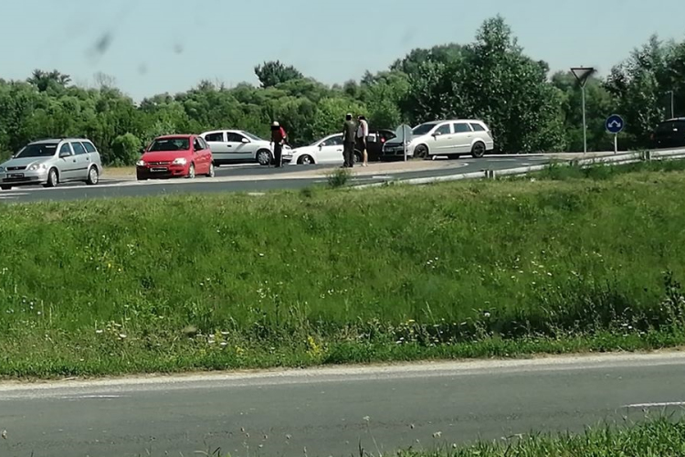 Ismét baleset történt a Táti úton