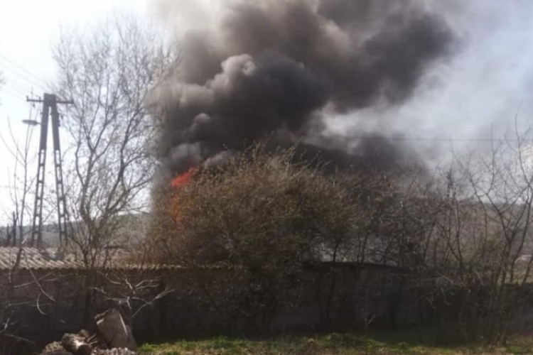 Tüzek hétvégéje: több riasztást is kaptak tűzoltóink
