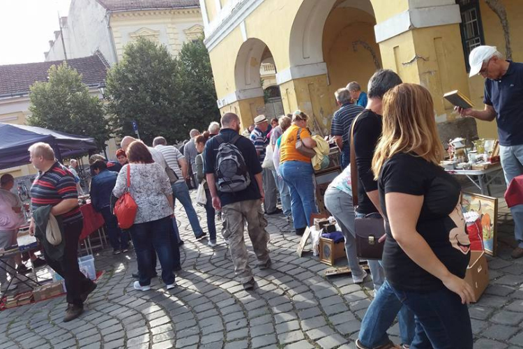 Hétvégén ismét régiség- és értékvásár a főtéren