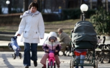 Egyre kevesebb gyermek születik