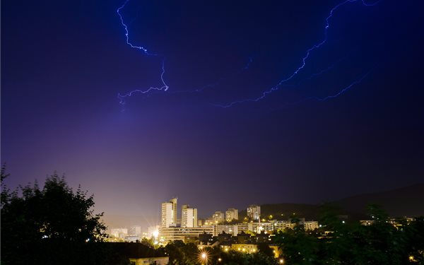 Felhőszakadás miatt másodfokúra emelték a riasztást három megyében