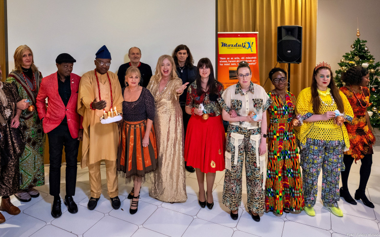 A Mozdulj! Közhasznú Egyesület „Afrika Budapesten” címmel tartott divatbemutatót