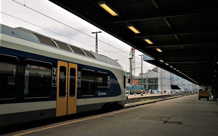 Ma hajnalban helyreállt a menetrend a Nyugati pályaudvaron