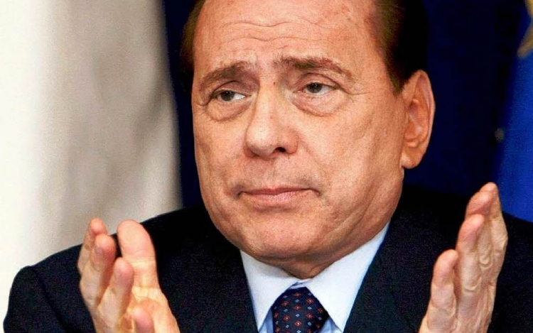 Közmunkára ítélték Silvio Berlusconit