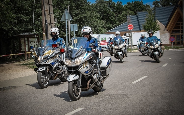Motoros rendőrök járőröznek a megyében