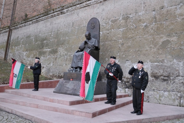 A kommunizmus áldozataira emlékeznek Esztergomban