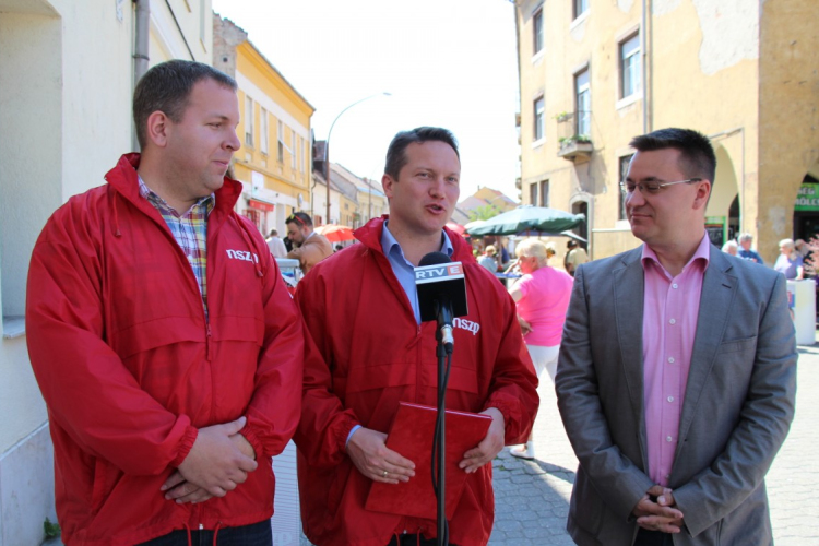 MSZP-s EP-kampány Esztergomban - jelöltbemutató