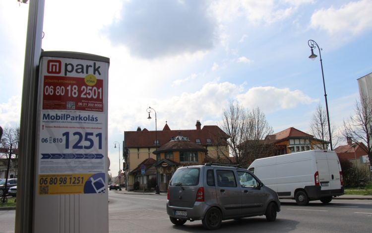 Új mobilparkolási rendszer Esztergomban – egyszerűbben