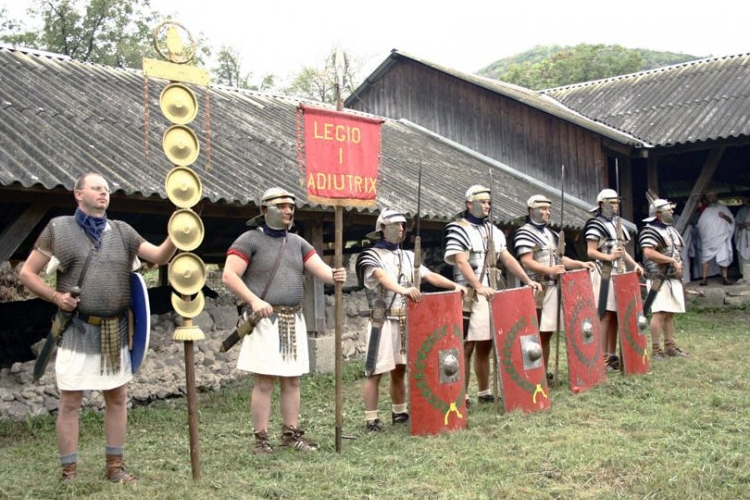 Vissza a római korba - Quadriburgiumi Játékok Visegrádon